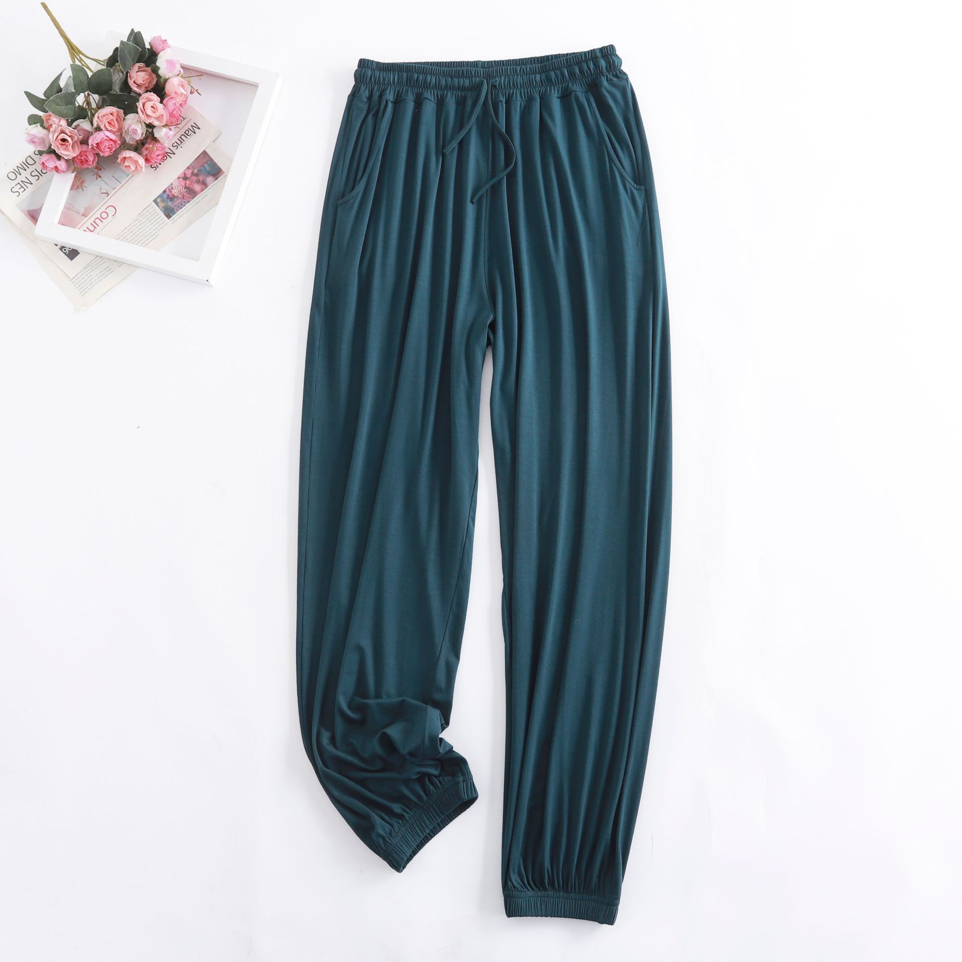 Womens High-waisted Draping Sweatpants For A Slimming Casual Look