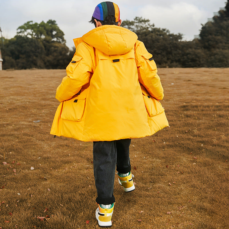 Chaqueta de plumón de longitud media para niños de color liso a la moda