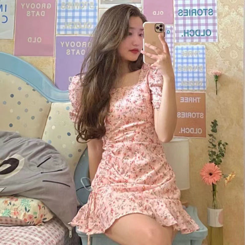 Minivestido dulce y elegante que favorece la figura
