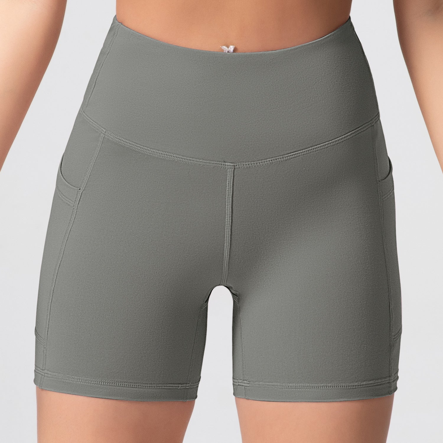 Pantalones cortos de cintura alta, elegantes y sexys para mujer que crean un look estilizado.