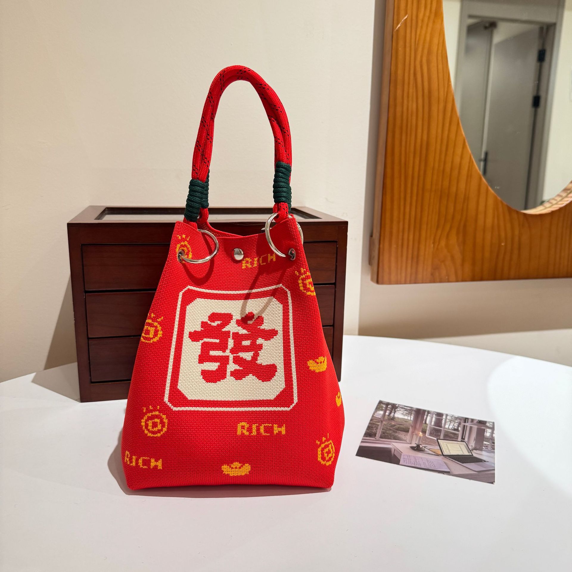 Bolso tote de punto rojo para mujer con cierre magnético y gran capacidad.
