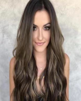 Señoras con cabello largo, rizado y ondulado