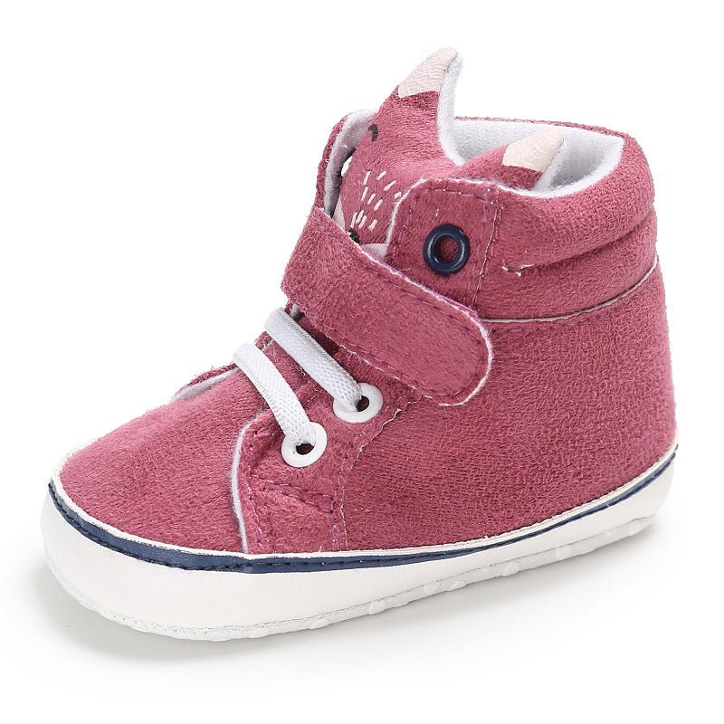 Zapatos de bebé y zapatos para niños pequeños