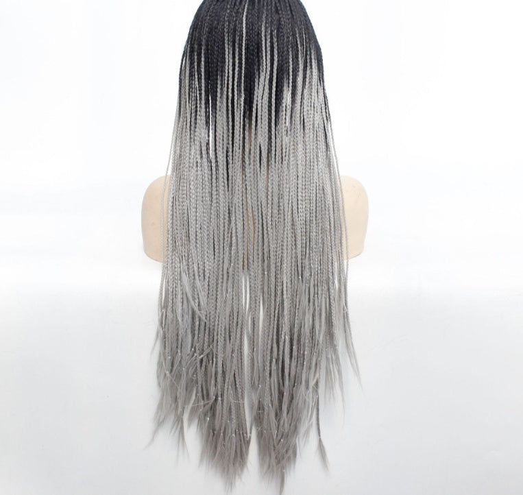 Tocado trenzado gris de triple hebra con efecto sucio
