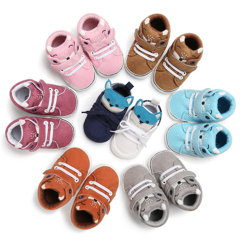 Zapatos de bebé y zapatos para niños pequeños
