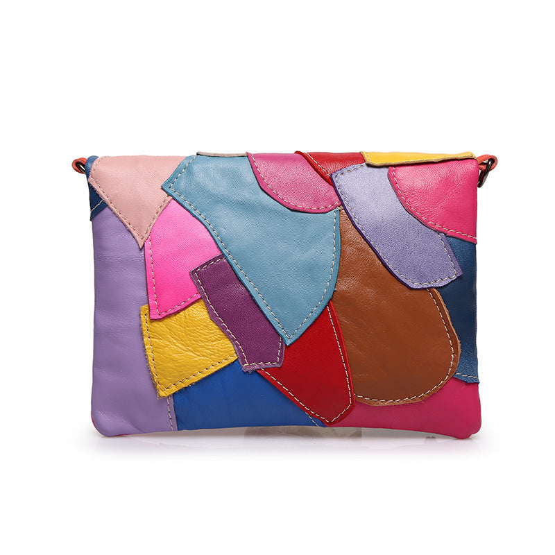 Bolso bandolera con cadena y diseño de patchwork en bloques de color