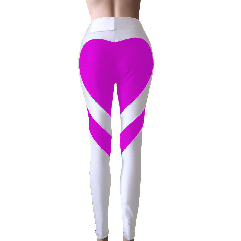 Leggings de patchwork con estampado de corazones que realzan los glúteos y ofrecen una excelente elasticidad.