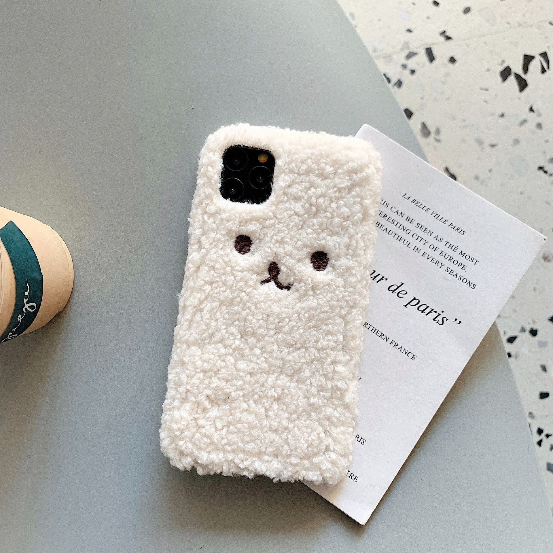 Funda para teléfono con bordado de oso de peluche de dibujos animados