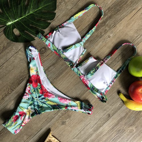 Trajes de baño con estampado de bikini se venden