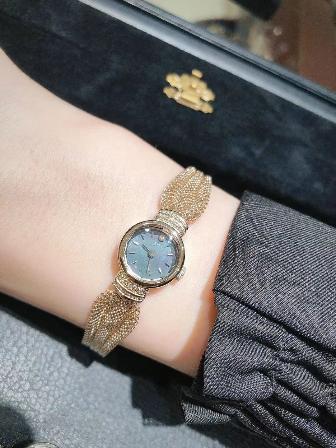 Reloj cuadrado vintage para mujer: un delicado diseño mini cuadrado con motivo de gavilla de trigo.