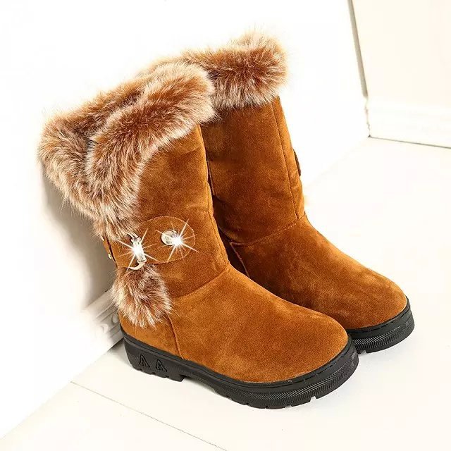 Botas de suela gruesa y piel afelpada