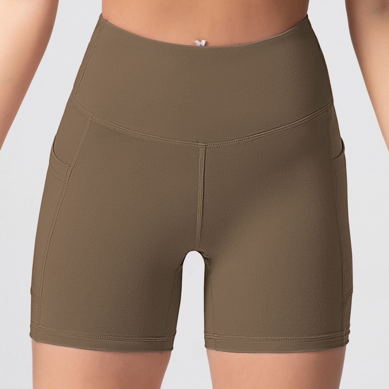 Pantalones cortos de cintura alta, elegantes y sexys para mujer que crean un look estilizado.