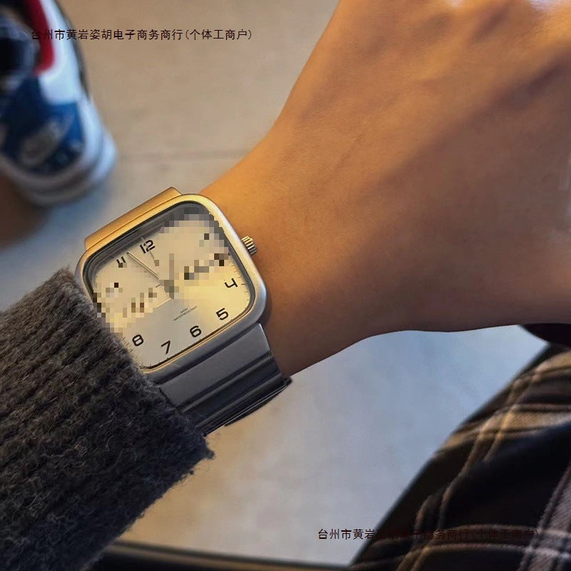 Reloj mecánico con diseño ideal para estudiantes y detalles de agujeros para hombre.