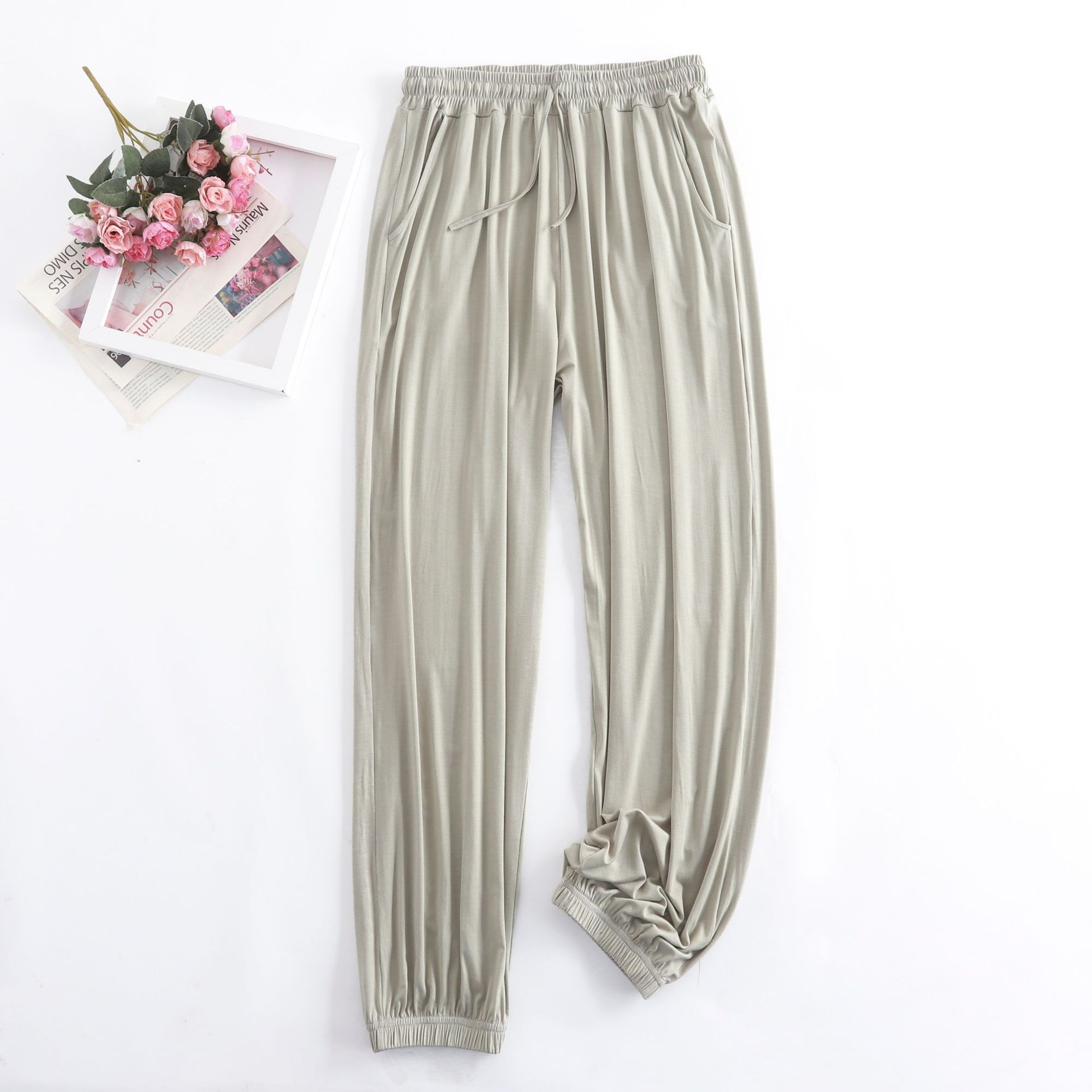 Womens High-waisted Draping Sweatpants For A Slimming Casual Look