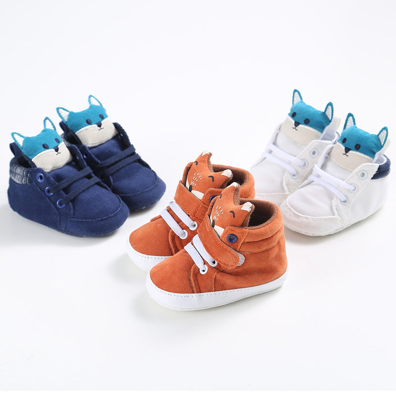 Zapatos de bebé y zapatos para niños pequeños