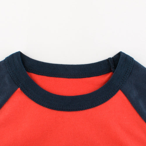 Camiseta de niño con cuello redondo