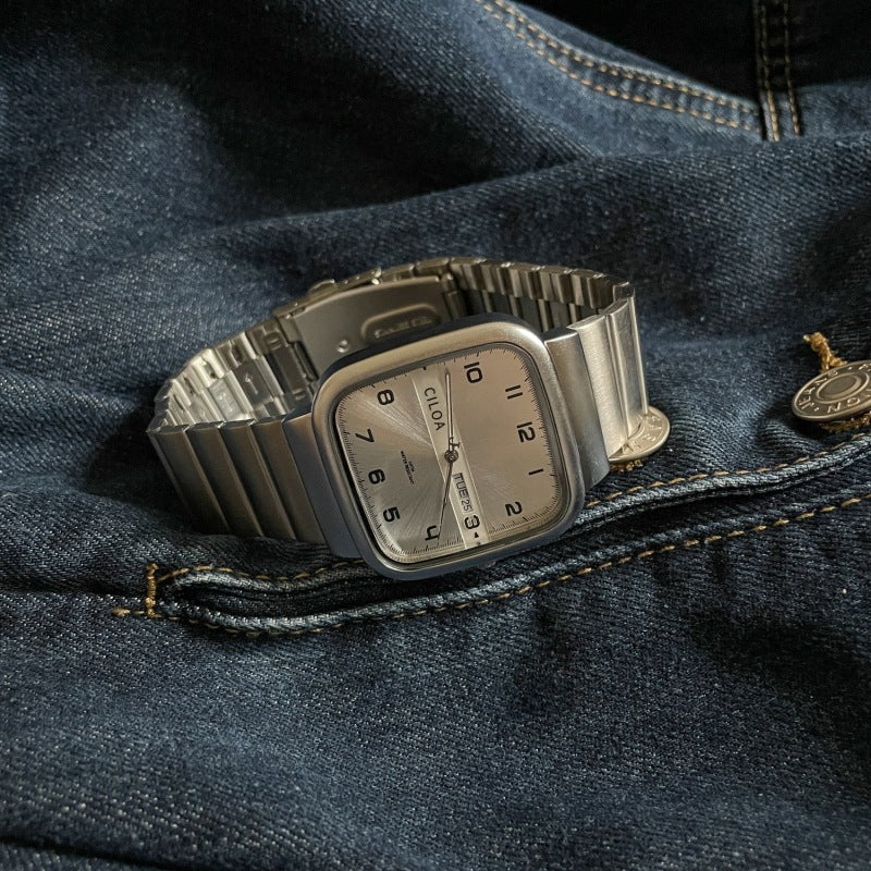 Reloj mecánico con diseño ideal para estudiantes y detalles de agujeros para hombre.