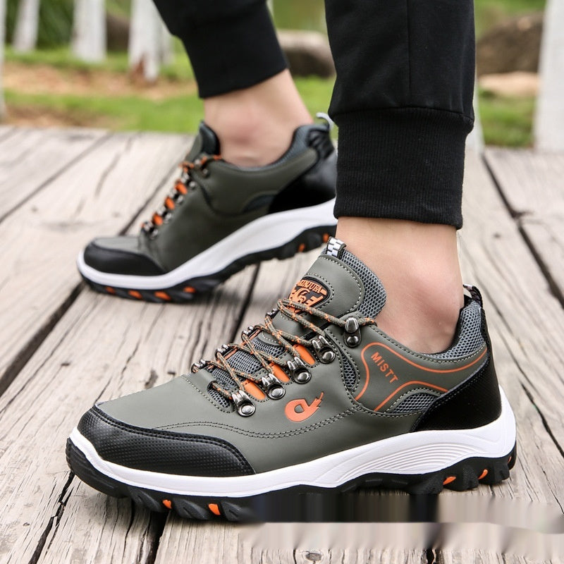 Zapatos de senderismo con bloques de color para hombre, ideales para aventuras al aire libre en primavera y verano.