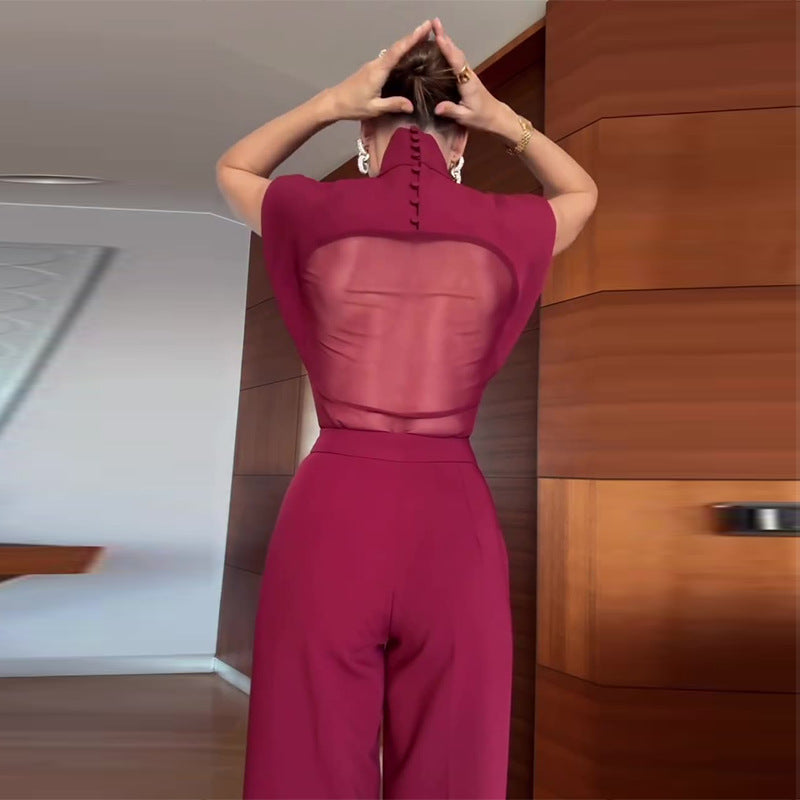 Conjunto de dos piezas: top sin mangas con cuello alto y panel de malla y pantalones anchos