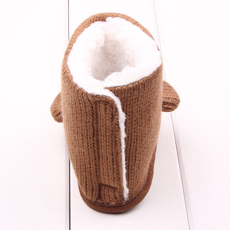 Zapatos de bebé y zapatos para niños pequeños