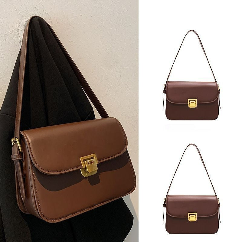 Bolso bandolera cuadrado de moda que combina con todo