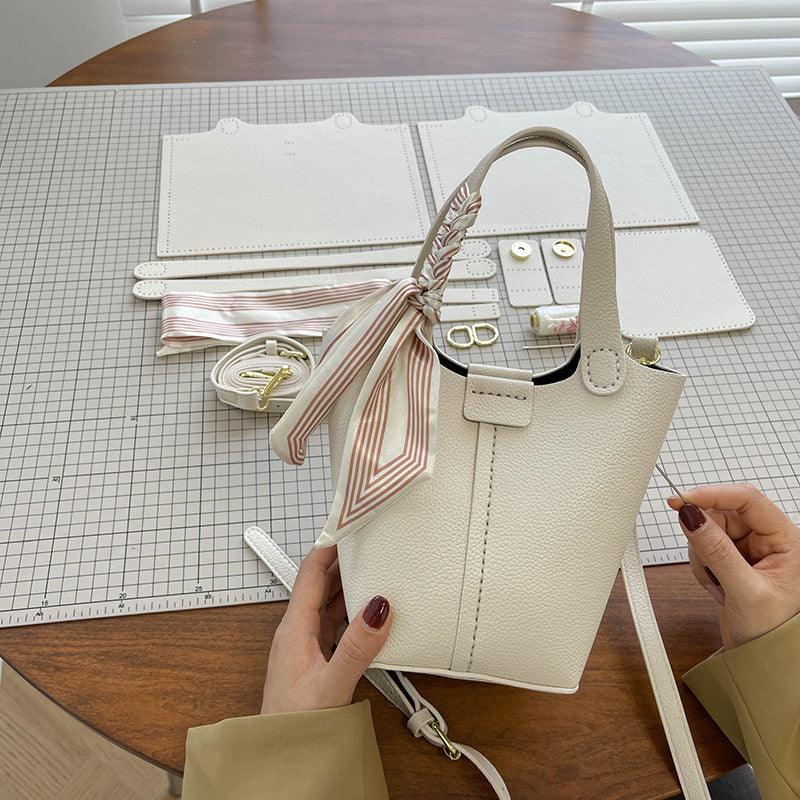 Bolso estilo cubo estilo occidental con pañuelo de seda para mujer