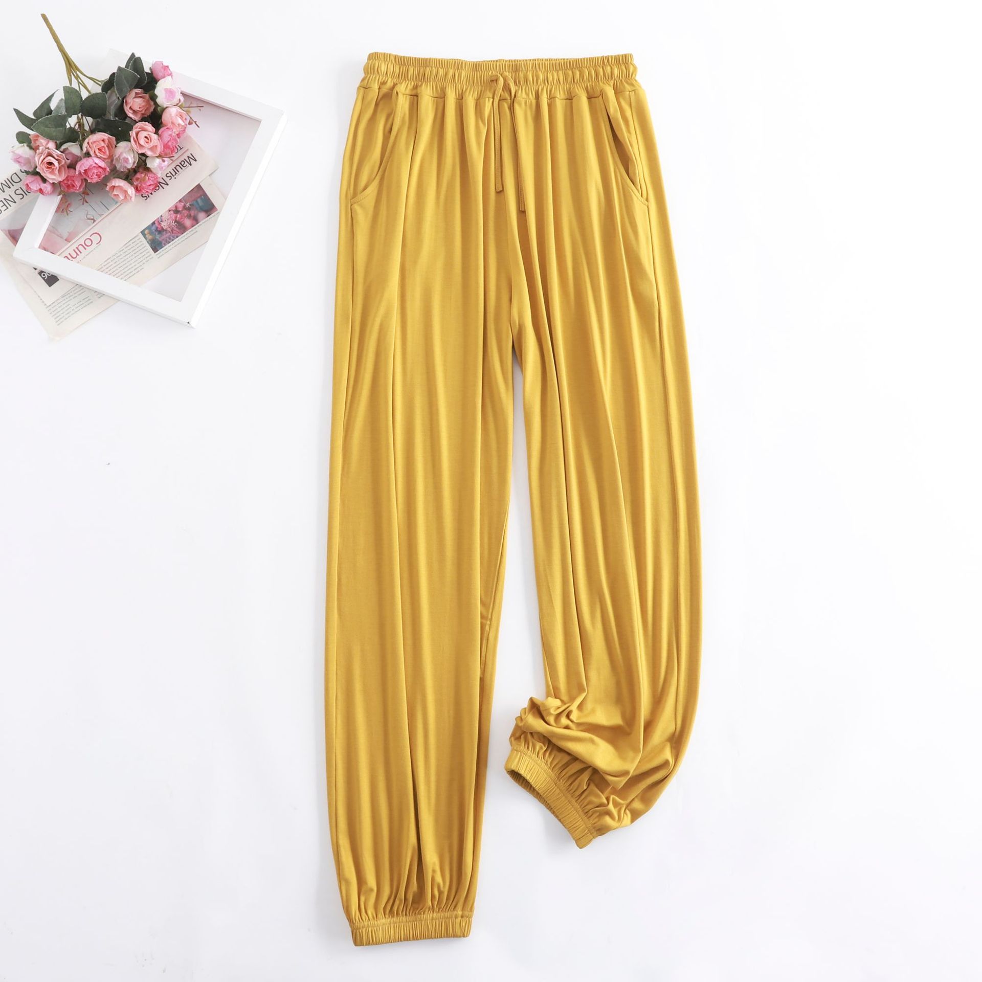 Womens High-waisted Draping Sweatpants For A Slimming Casual Look