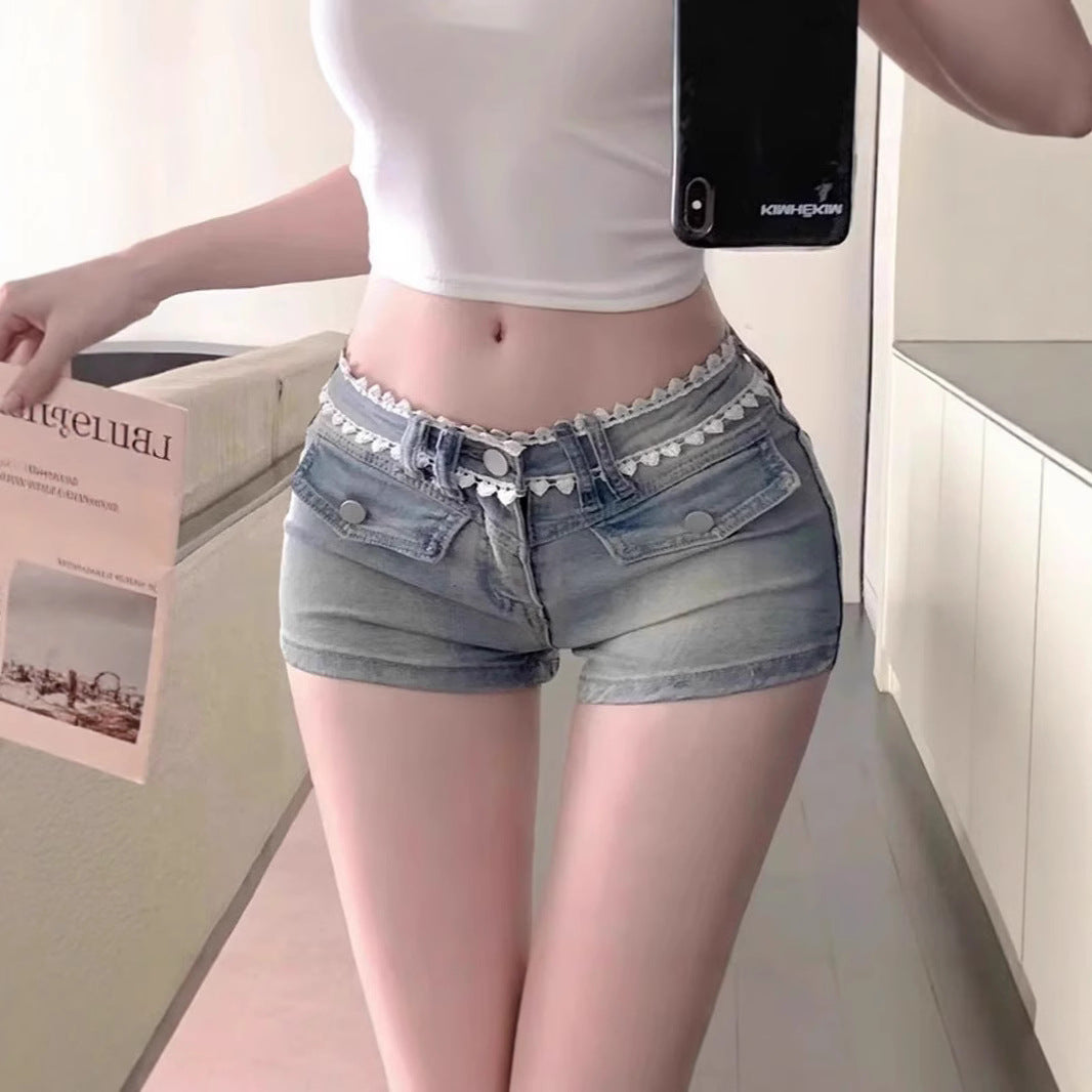 Shorts vaqueros ajustados con ribete de encaje francés