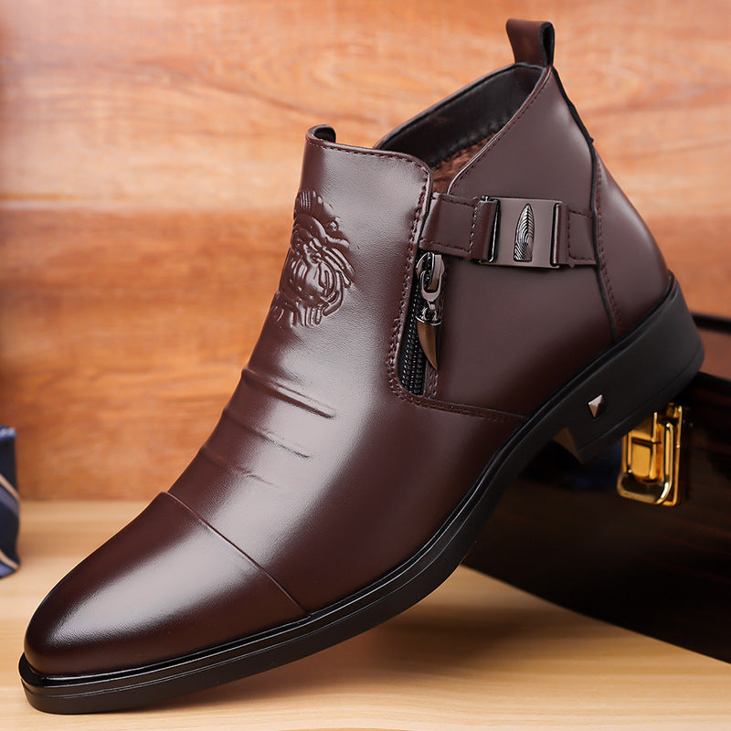 Botines retro de corte ancho y moderno con cadenas laterales