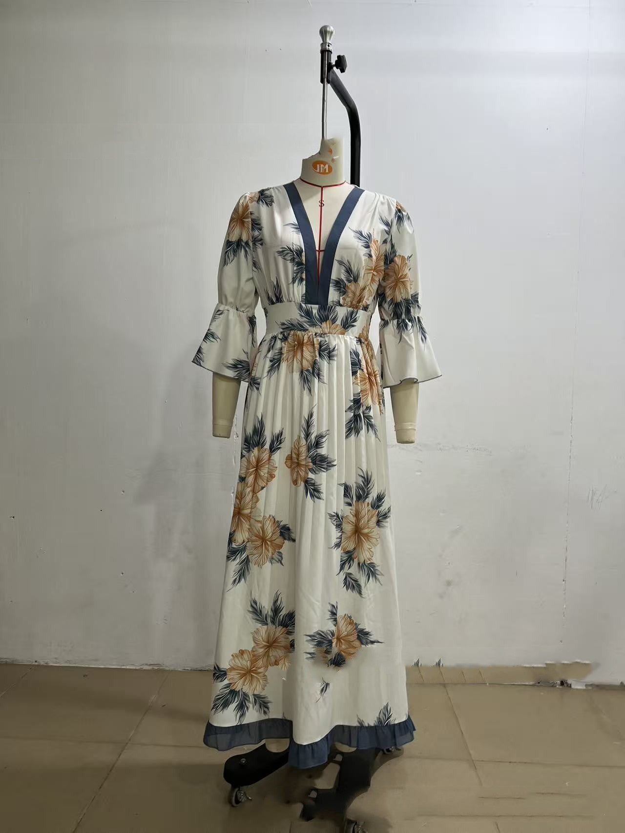 Vestido estampado con dobladillo acampanado para mujer