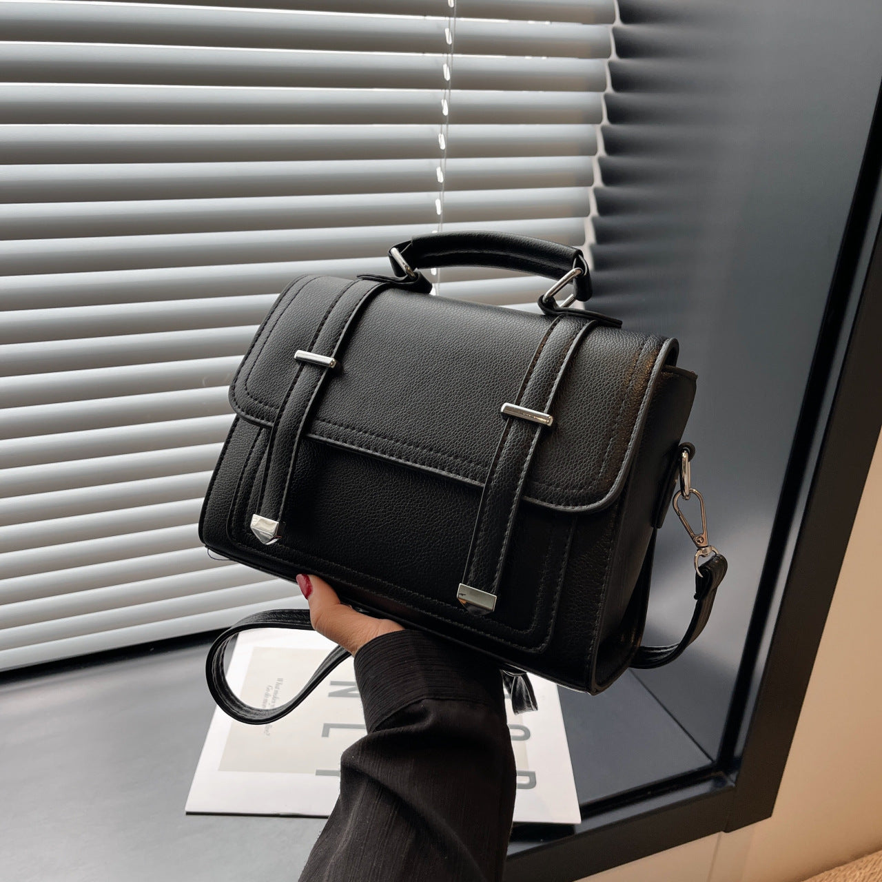 Bolso bandolera minimalista, elegante y versátil para mujer