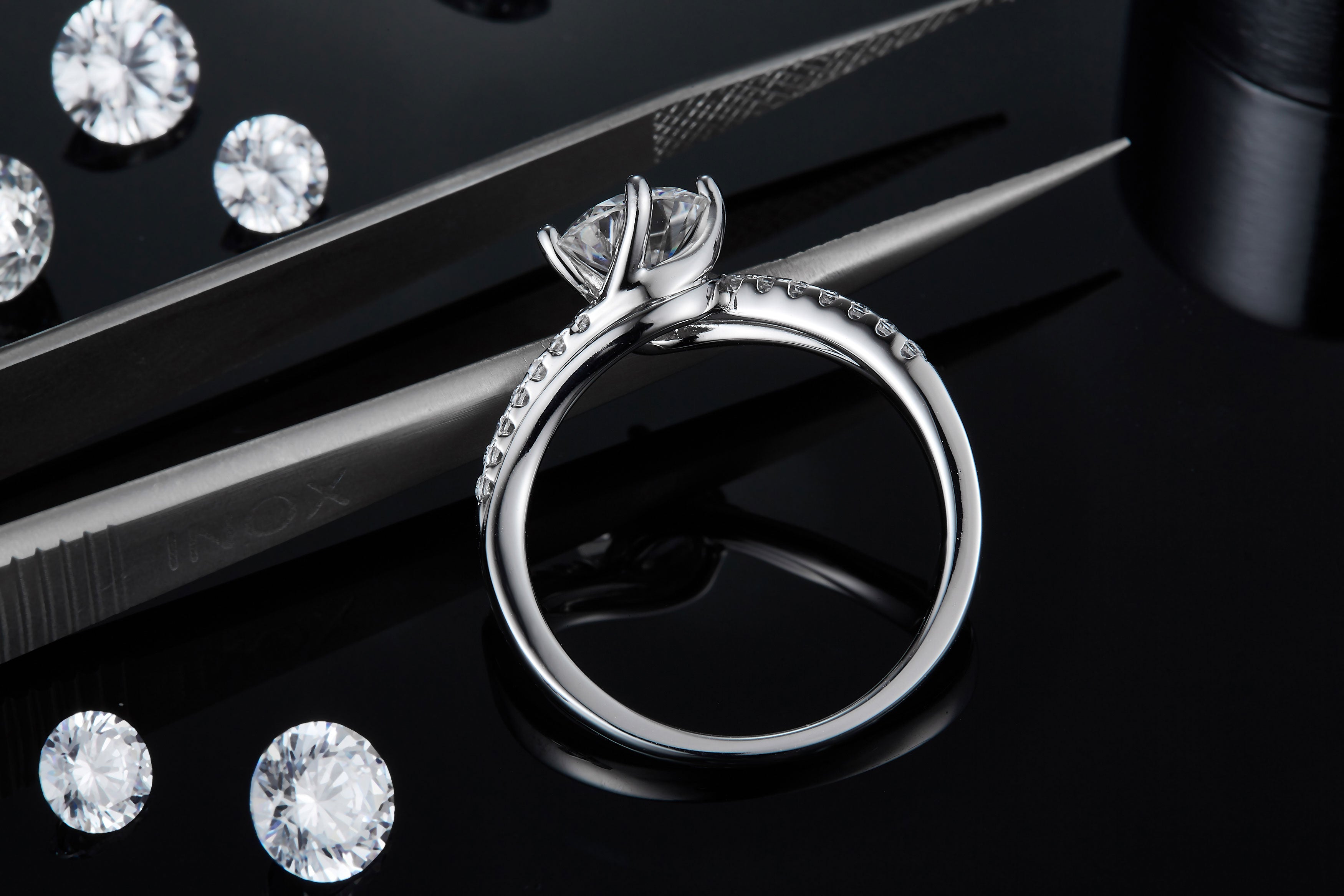 1-carat Luxury And Fashionable Light Luxury Jewelry Silver Ring Set With Top-quality Moissanite, S925 Silver Plated Platinum