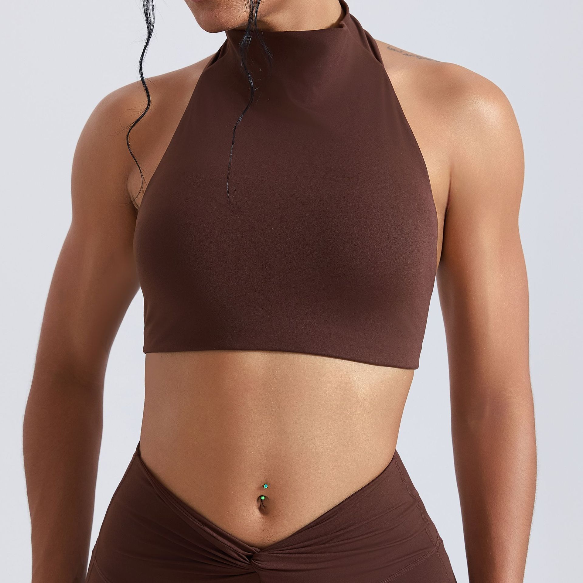 Sujetador deportivo de fitness para mujer, ajustado y con amortiguación.