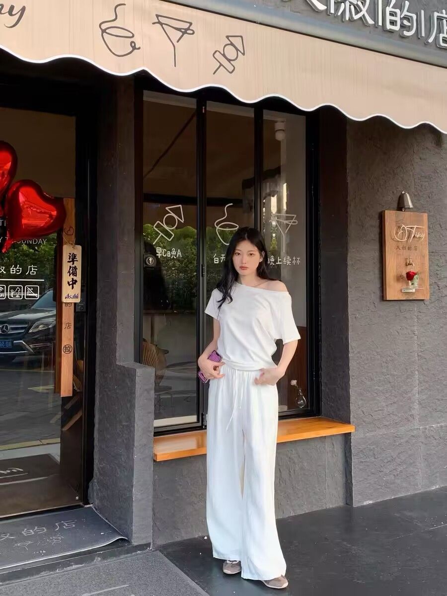 Pendulous White Drawstring Wide-leg Pants Girl