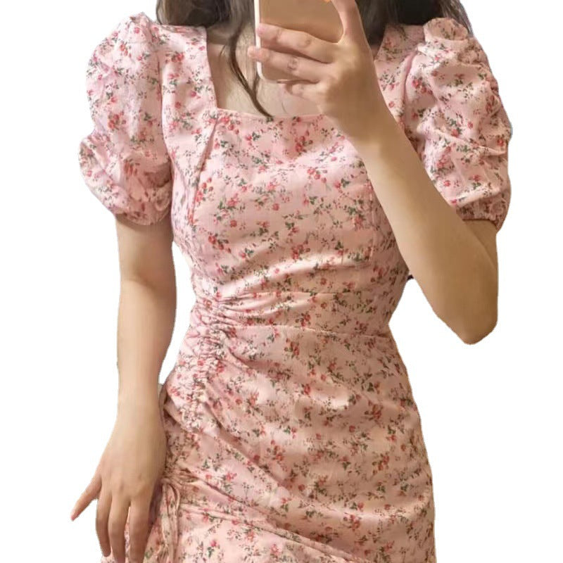 Minivestido dulce y elegante que favorece la figura