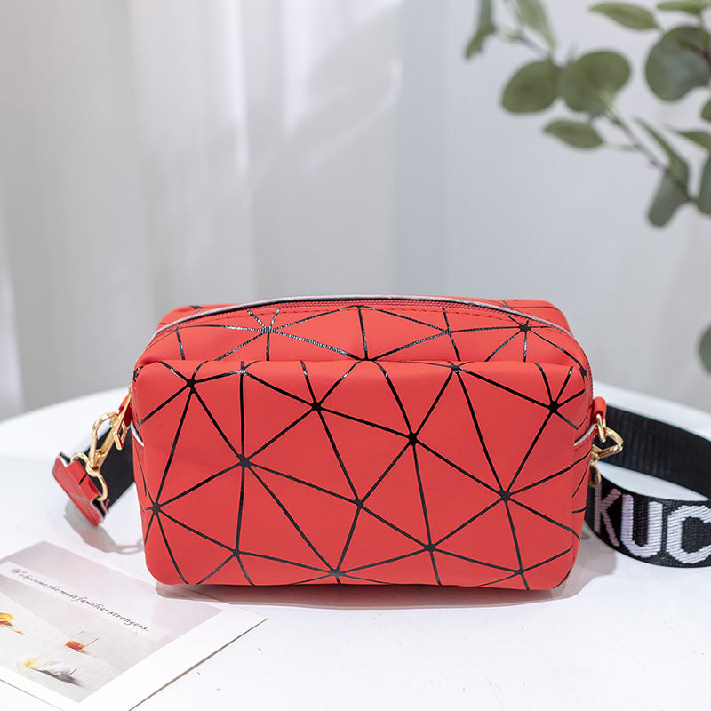 Bolso para cámara con correa de letras, estampado geométrico radiante y colorido