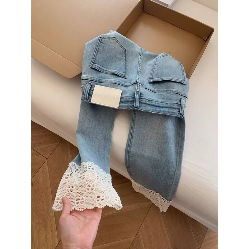 Vaqueros rectos con encaje retro de moda para mujer