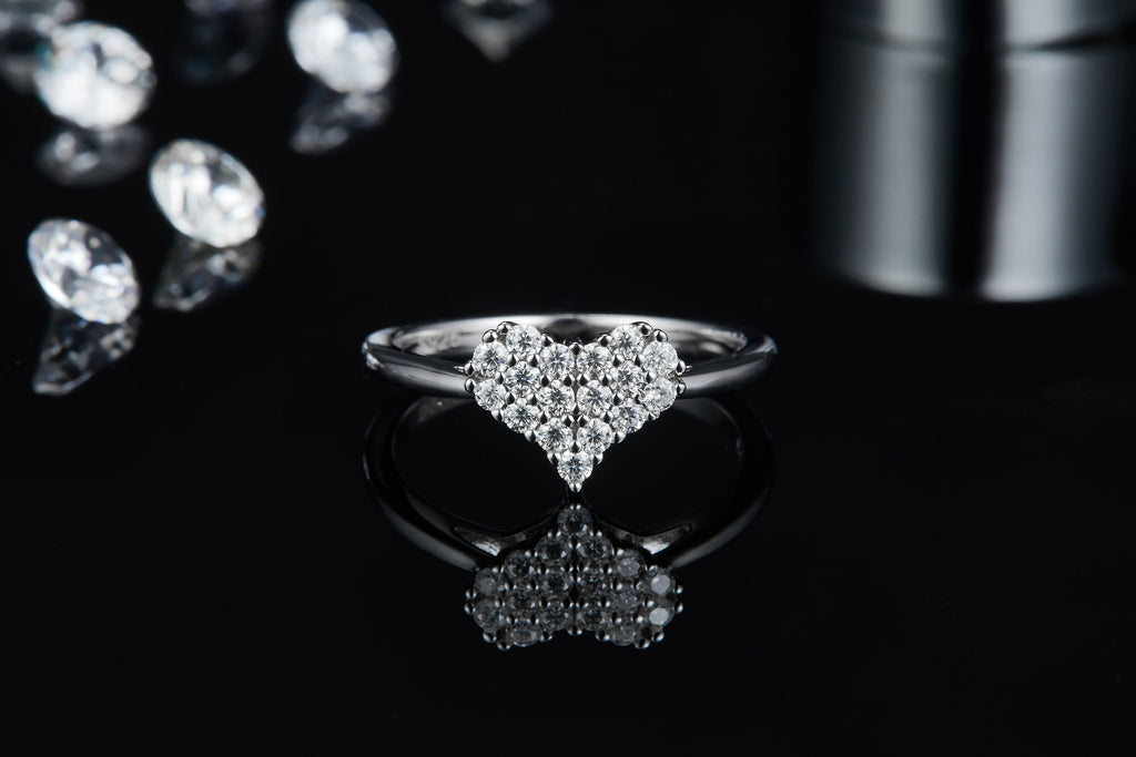 A Luxurious And Fashionable Light Luxury Jewelry Silver Ring Set With Top-quality Moissanite, S925 Silver Plated With Platinum