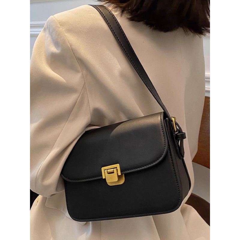 Bolso bandolera cuadrado de moda que combina con todo