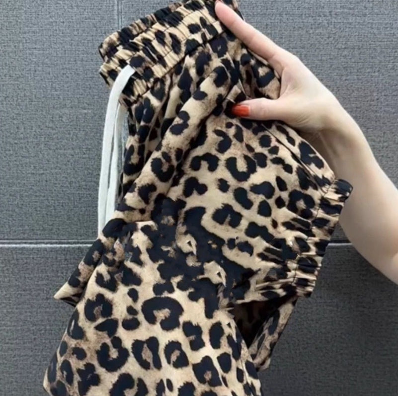 Nuevos pantalones de verano con estampado de leopardo y seda helada