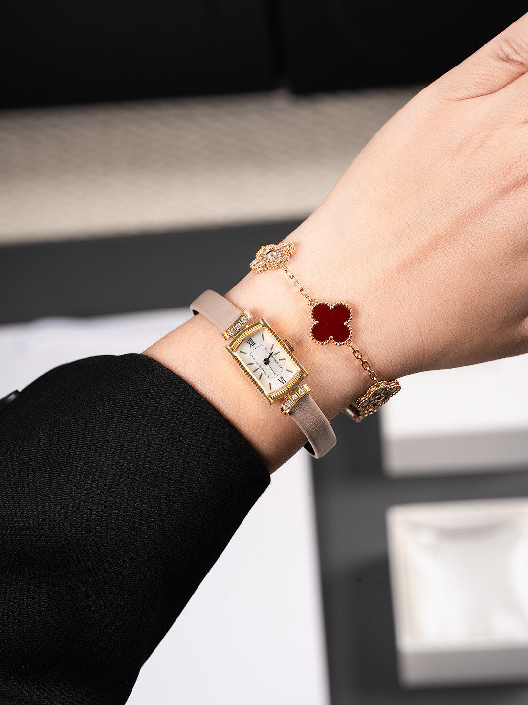 Reloj cuadrado vintage para mujer: un delicado diseño mini cuadrado con motivo de gavilla de trigo.
