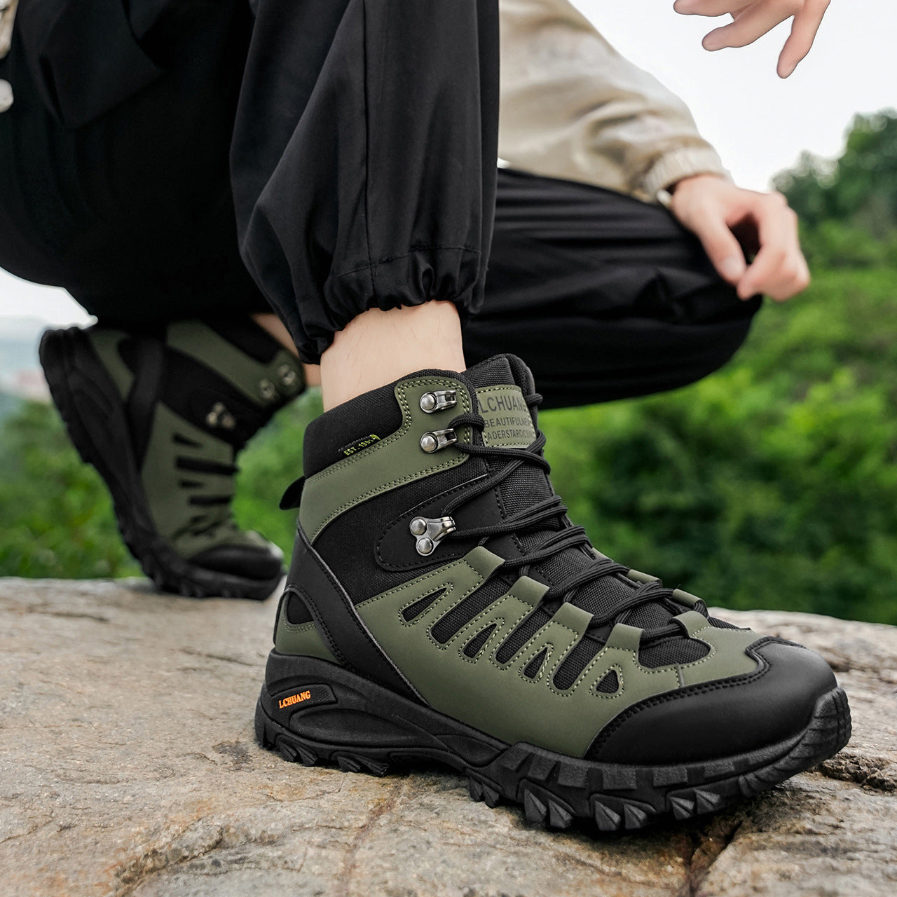 Botas altas con cordones Dr. Martens para otoño e invierno