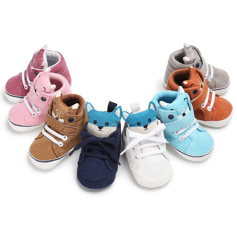 Zapatos de bebé y zapatos para niños pequeños