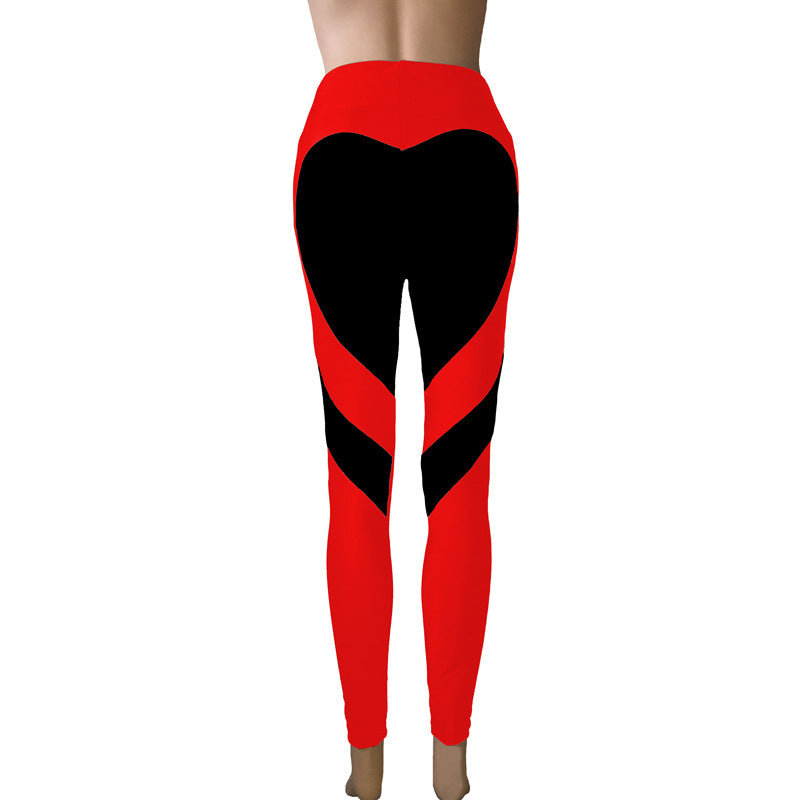 Leggings de patchwork con estampado de corazones que realzan los glúteos y ofrecen una excelente elasticidad.