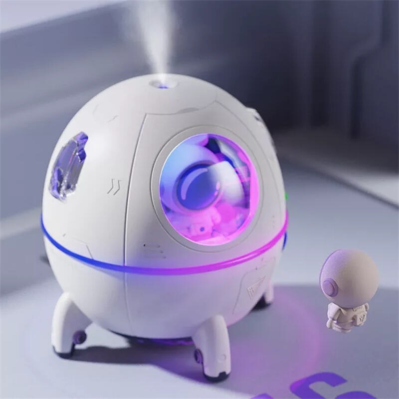 Humidificador portátil de escritorio USB con diseño de astronauta, difusor de aire de 220 ml con luz LED de colores, regalo de Navidad.