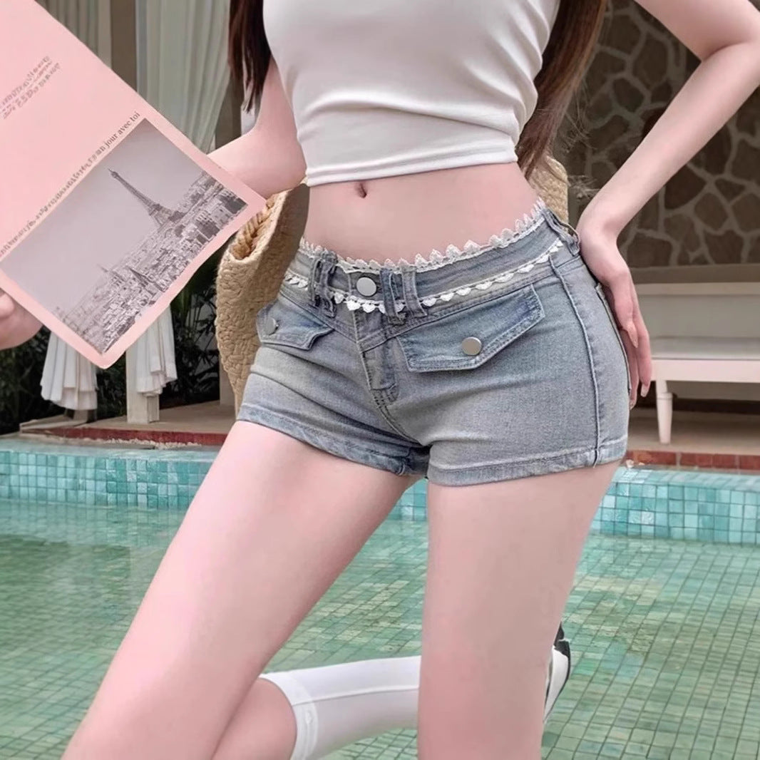 Shorts vaqueros ajustados con ribete de encaje francés