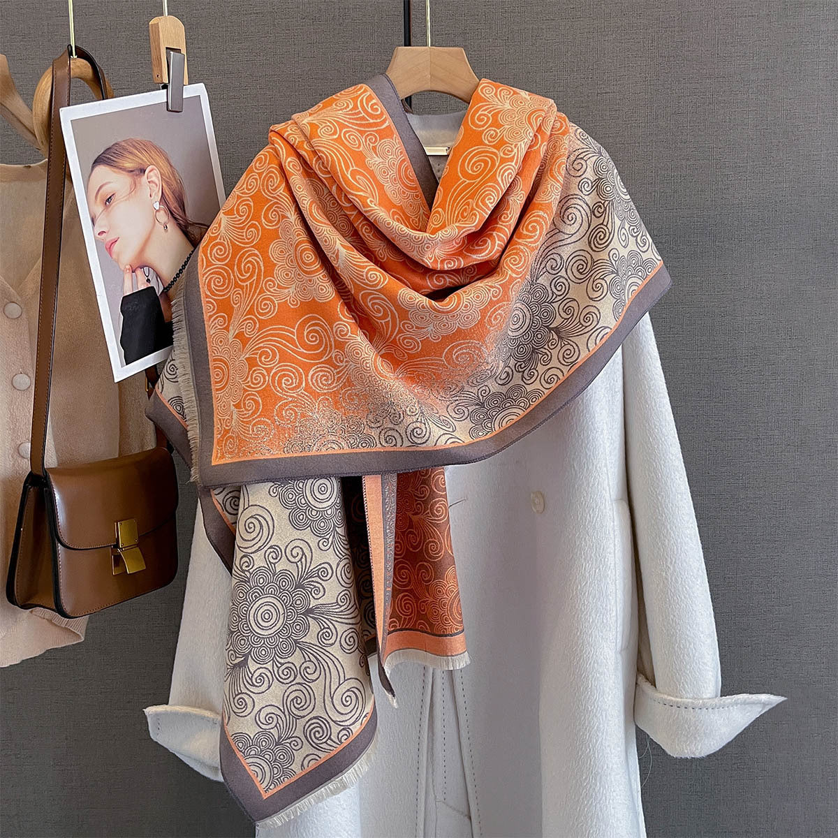 Patchwork Color-block Design Vintage-print Neck Scarf