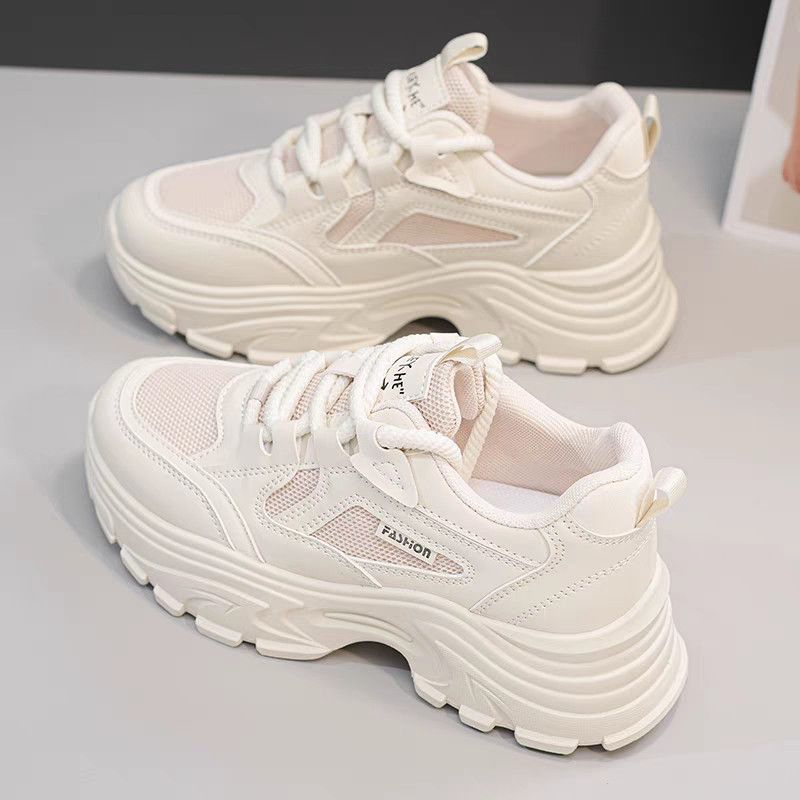 Zapatillas deportivas informales de malla transpirables y con suela gruesa que combinan con todo.