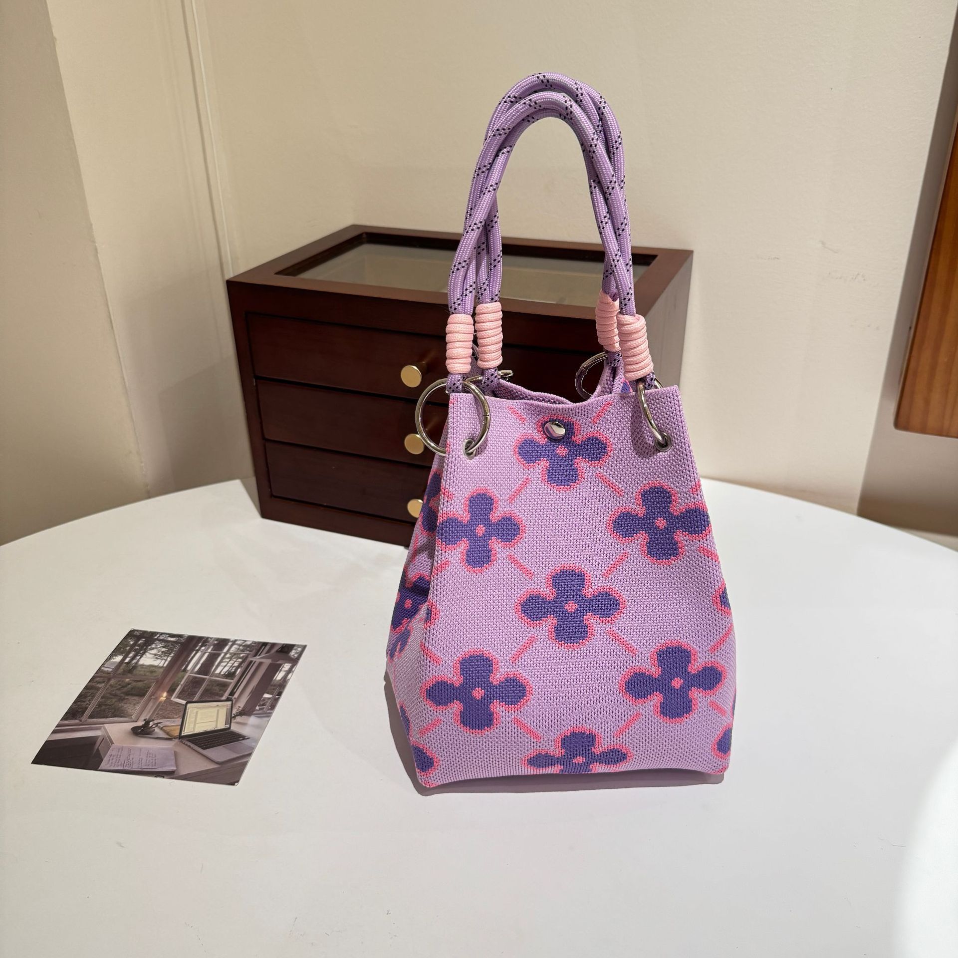 Bolso tote de punto rojo para mujer con cierre magnético y gran capacidad.