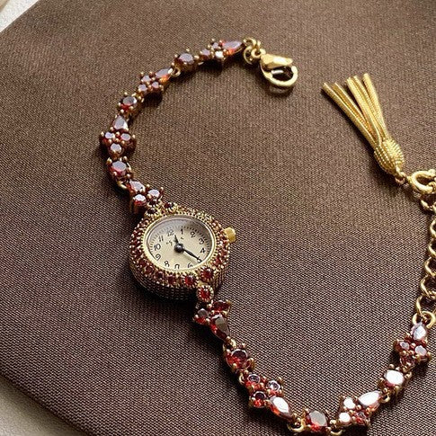 Reloj cuadrado vintage para mujer: un delicado diseño mini cuadrado con motivo de gavilla de trigo.